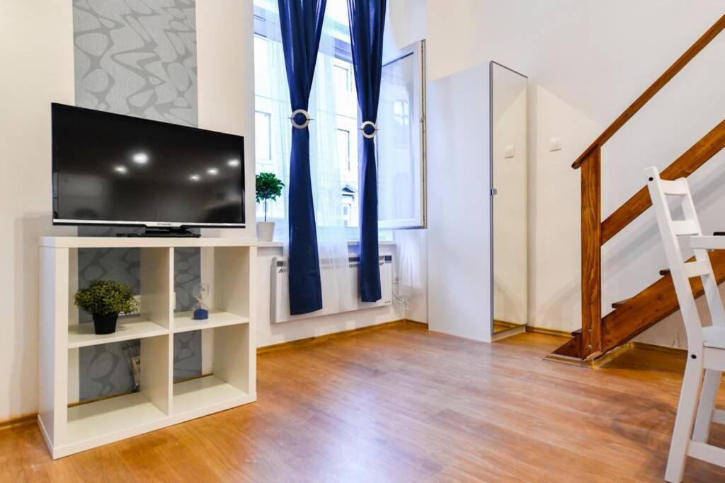 Cosy Two Bedroom Flat In Rottenbiller Str,Sky Будапешт Экстерьер фото